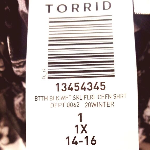 TORRIDS NEW Black Tank With Lacy SKULL Black & White Sexy Sleep Set Shorts. - Picture 14 of 16